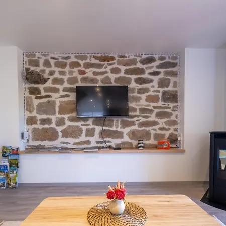 Holiday home La Sagnette 4/6 Personnes Lanuejols (Lozere)